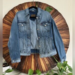 Levi’s womens Trucker jean jacket